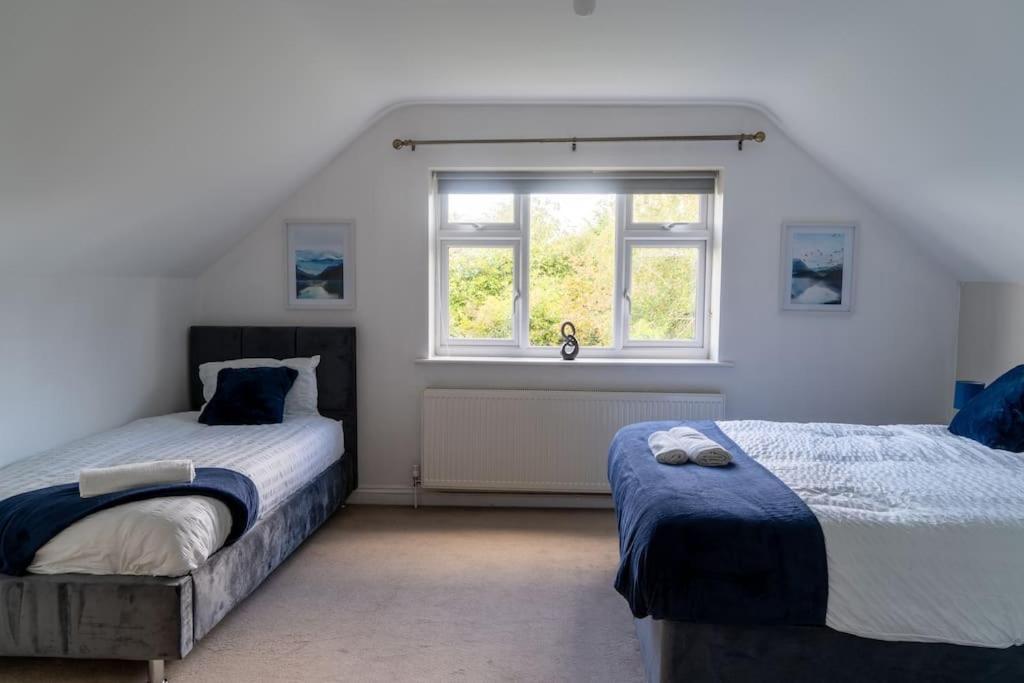Spacious 15 Guest Home With 9 Beds In Shirley Solihull Exterior foto